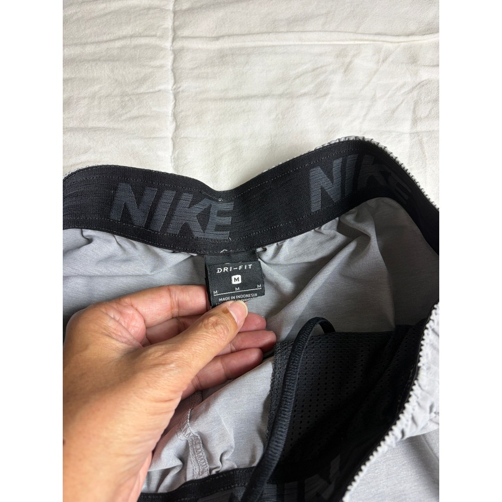 Nike Dri-FIT Mens Grey Athletic Training Shorts Size Medium Heathered Gym Workou